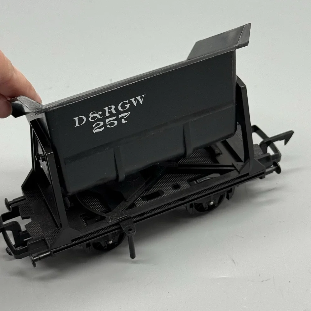 Walthers Faller O Gauge D&RGW 257 Operating Ore Dump Car w/ Load Rocky Mountain